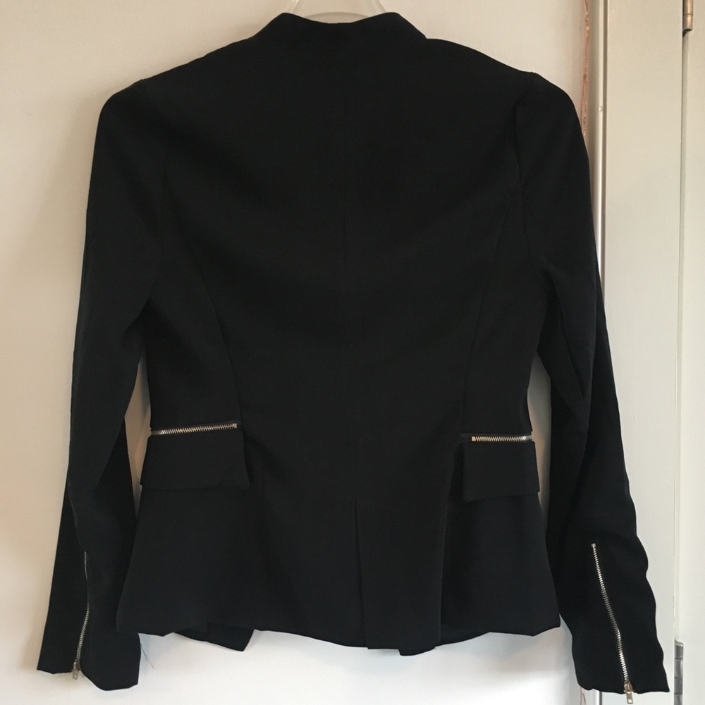 Blazer - Picture 2 of 4
